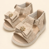 Sandalia Notuerce Niña Beige con Moño y Flor Dorada