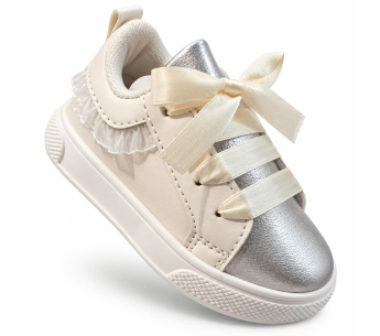 Tenis Elegantes Para Niña Color Beige Con Punta Plateada y Moños